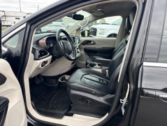 Used 2017  Chrysler Pacifica 4d Wagon Touring-L at A&plus; Autobrokers near Mt&period; Vernon&comma; OH