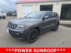 Used 2019  Jeep Grand Cherokee 4d SUV 4WD Laredo Altitude at A&plus; Autobrokers near Mt&period; Vernon&comma; OH
