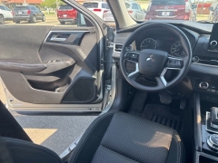 Used 2022  Mitsubishi Outlander ES S-AWC at A&plus; Autobrokers near Mt&period; Vernon&comma; OH