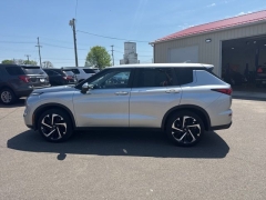 Used 2022  Mitsubishi Outlander ES S-AWC at A&plus; Autobrokers near Mt&period; Vernon&comma; OH