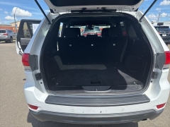 Used 2019  Jeep Grand Cherokee 4d SUV 4WD Laredo E at A&plus; Autobrokers near Mt&period; Vernon&comma; OH