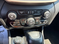 Used 2015  Jeep Cherokee 4d SUV 4WD Limited V6 at A&plus; Autobrokers near Mt&period; Vernon&comma; OH