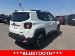 Used 2015  Jeep Renegade 4d SUV 4WD Trailhawk at A&plus; Autobrokers near Mt&period; Vernon&comma; OH