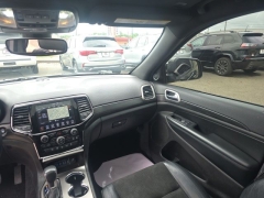 Used 2019  Jeep Grand Cherokee 4d SUV 4WD Laredo Altitude at A&plus; Autobrokers near Mt&period; Vernon&comma; OH
