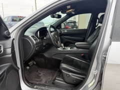 Used 2018  Jeep Grand Cherokee 4d SUV 4WD Laredo Altitude at A&plus; Autobrokers near Mt&period; Vernon&comma; OH