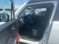 Used 2015  Jeep Renegade 4d SUV 4WD Trailhawk at A&plus; Autobrokers near Mt&period; Vernon&comma; OH