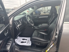 Used 2018  Toyota Highlander 4d SUV AWD XLE at A&plus; Autobrokers near Mt&period; Vernon&comma; OH