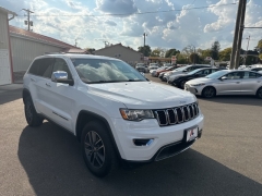 Used 2018  Jeep Grand Cherokee 4d SUV 4WD Limited V6 at A&plus; Autobrokers near Mt&period; Vernon&comma; OH