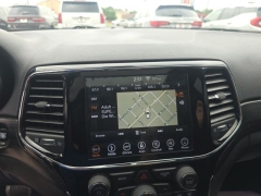 Used 2019  Jeep Grand Cherokee 4d SUV 4WD Laredo Altitude at A&plus; Autobrokers near Mt&period; Vernon&comma; OH