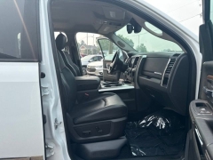 Used 2017  Ram 1500 4WD Crew Cab Laramie at A&plus; Autobrokers near Mt&period; Vernon&comma; OH
