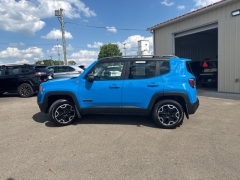 Used 2015  Jeep Renegade 4d SUV 4WD Trailhawk at A&plus; Autobrokers near Mt&period; Vernon&comma; OH