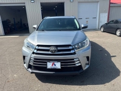 Used 2017  Toyota Highlander 4d SUV AWD Limited Platinum at A&plus; Autobrokers near Mt&period; Vernon&comma; OH