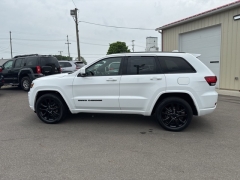 Used 2018 Jeep Grand Cherokee 4d SUV 4WD Laredo Altitude at A+ Autobrokers near Mt. Vernon, OH