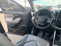 Used 2020  Toyota Highlander 4d SUV AWD XLE at A&plus; Autobrokers near Mt&period; Vernon&comma; OH