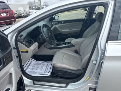 Used 2015  Hyundai Sonata 4d Sedan Limited at A&plus; Autobrokers near Mt&period; Vernon&comma; OH