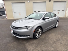 Used 2015  Chrysler 200 4d Sedan S I4 at A&plus; Autobrokers near Mt&period; Vernon&comma; OH