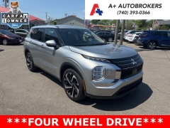  2022 Mitsubishi Outlander ES S-AWC at A&plus; Autobrokers near Mt&period; Vernon&comma; OH