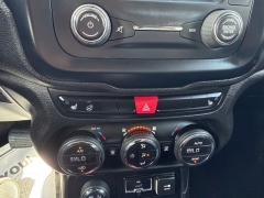 Used 2015  Jeep Renegade 4d SUV 4WD Trailhawk at A&plus; Autobrokers near Mt&period; Vernon&comma; OH