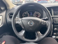 Used 2020  Nissan Pathfinder 4d SUV 4WD S at A&plus; Autobrokers near Mt&period; Vernon&comma; OH