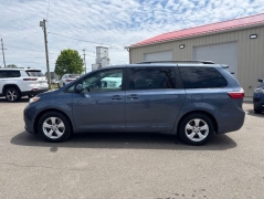 Used 2017  Toyota Sienna 4d Wagon LE 8-Pass at A&plus; Autobrokers near Mt&period; Vernon&comma; OH