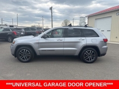 Used 2019  Jeep Grand Cherokee 4d SUV 4WD Trailhawk V6 at A&plus; Autobrokers near Mt&period; Vernon&comma; OH