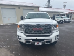 Used 2015  GMC Sierra 2500 4WD Crew Cab Denali at A&plus; Autobrokers near Mt&period; Vernon&comma; OH