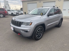 Used 2019  Jeep Grand Cherokee 4d SUV 4WD Trailhawk V6 at A&plus; Autobrokers near Mt&period; Vernon&comma; OH