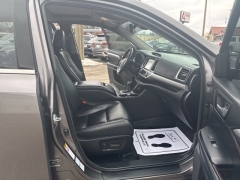 Used 2018  Toyota Highlander 4d SUV AWD XLE at A&plus; Autobrokers near Mt&period; Vernon&comma; OH