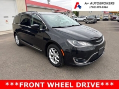  2017 Chrysler Pacifica 4d Wagon Touring-L at A&plus; Autobrokers near Mt&period; Vernon&comma; OH