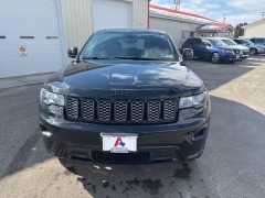 Used 2019  Jeep Grand Cherokee 4d SUV 4WD Laredo Altitude at A&plus; Autobrokers near Mt&period; Vernon&comma; OH