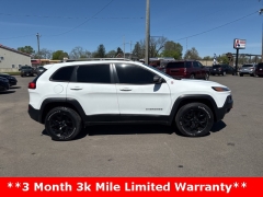 Used 2016 Jeep Cherokee 4d SUV 4WD Trailhawk V6 at A+ Autobrokers near Mt. Vernon, OH
