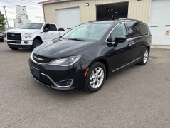 Used 2017  Chrysler Pacifica 4d Wagon Touring-L at A&plus; Autobrokers near Mt&period; Vernon&comma; OH