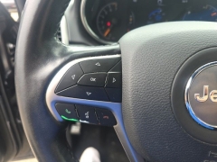 Used 2019  Jeep Grand Cherokee 4d SUV 4WD Laredo Altitude at A&plus; Autobrokers near Mt&period; Vernon&comma; OH