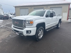 Used 2015  GMC Sierra 2500 4WD Crew Cab Denali at A&plus; Autobrokers near Mt&period; Vernon&comma; OH