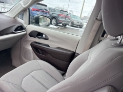 Used 2017  Chrysler Pacifica 4d Wagon Touring at A&plus; Autobrokers near Mt&period; Vernon&comma; OH