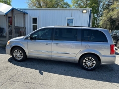 Used 2014 Chrysler Town & Country 4d Wagon Touring L at Dave White Auto Credit near Sylvania, OH