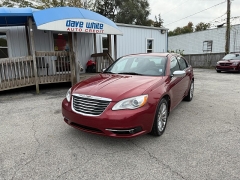 Used 2013  Chrysler 200 4d Sedan Limited at Dave White Auto Credit near Sylvania, OH