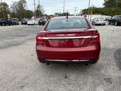 Used 2013  Chrysler 200 4d Sedan Limited at Dave White Auto Credit near Sylvania, OH