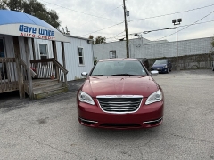 Used 2013  Chrysler 200 4d Sedan Limited at Dave White Auto Credit near Sylvania, OH