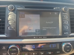 Used 2018  Toyota Highlander SE V6 AWD &lpar;Natl&rpar; at Dime Down by Frank Leta near Bridgeton&comma; MO