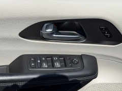 Used 2024  Chrysler Pacifica Hybrid Select FWD at Dime Down by Frank Leta near Bridgeton&comma; MO