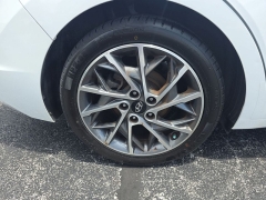 Used 2020  Hyundai Elantra Limited IVT SULEV at Dime Down by Frank Leta near Bridgeton&comma; MO