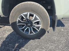 Used 2022  Toyota Tacoma 4WD TRD Sport Double Cab 5' Bed V6 MT &lpar;Natl&rpar; at Dime Down by Frank Leta near Bridgeton&comma; MO