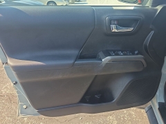 Used 2022  Toyota Tacoma 4WD TRD Sport Double Cab 5' Bed V6 MT &lpar;Natl&rpar; at Dime Down by Frank Leta near Bridgeton&comma; MO
