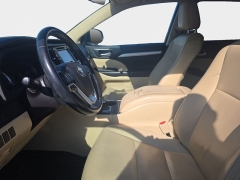 Used 2018  Toyota Highlander SE V6 AWD &lpar;Natl&rpar; at Dime Down by Frank Leta near Bridgeton&comma; MO
