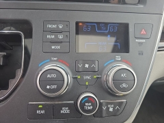 Used 2017  Toyota Sienna Limited Premium FWD 7-Passenger &lpar;Natl&rpar; at Dime Down by Frank Leta near Bridgeton&comma; MO