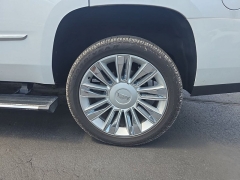 Used 2017  Cadillac Escalade 4d SUV 4WD Platinum at Dime Down by Frank Leta near Bridgeton&comma; MO