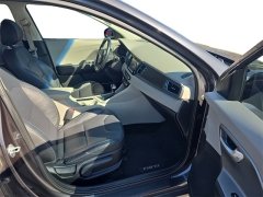 Used 2019 Kia Niro Plug-In Hybrid 4d SUV LX at Dime Down by Frank Leta near Bridgeton, MO