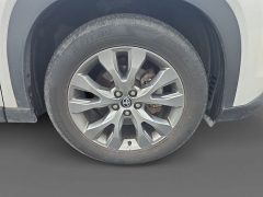 Used 2024  Toyota Grand Highlander XLE AWD at Dime Down by Frank Leta near Bridgeton&comma; MO
