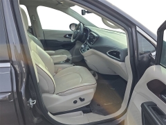 Used 2020  Chrysler Pacifica Limited FWD at Dime Down by Frank Leta near Bridgeton, MO